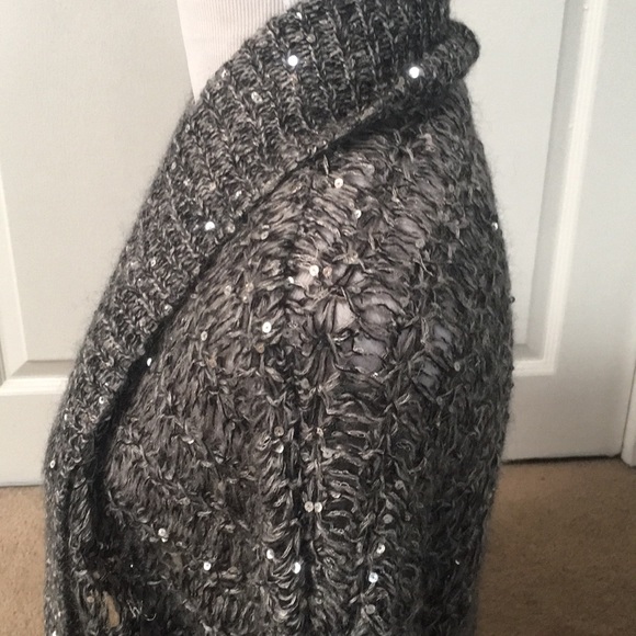 Beautiful Black & Gray Sequin Open Weave Domain  Sleeve Sweater. very pretty - Picture 5 of 6